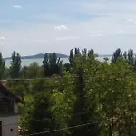 Apartment Balatuniversum Apartmanhouse Revfulop
