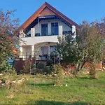 Balatuniversum Apartmanhouse Revfulop