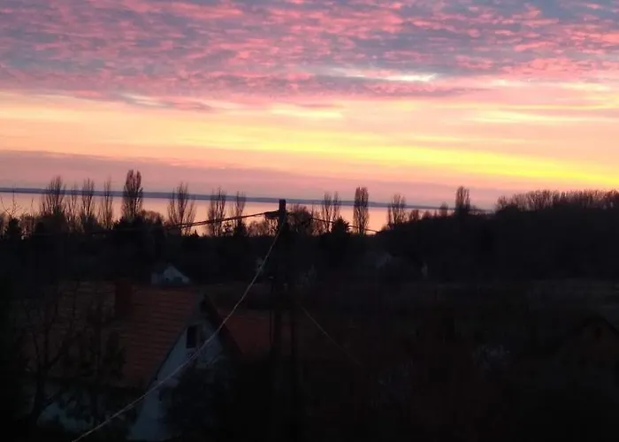 Balatuniversum Apartmanhouse Révfülöp