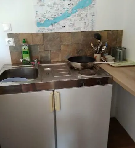 Balatuniversum Apartmanhouse Lägenhet Révfülöp